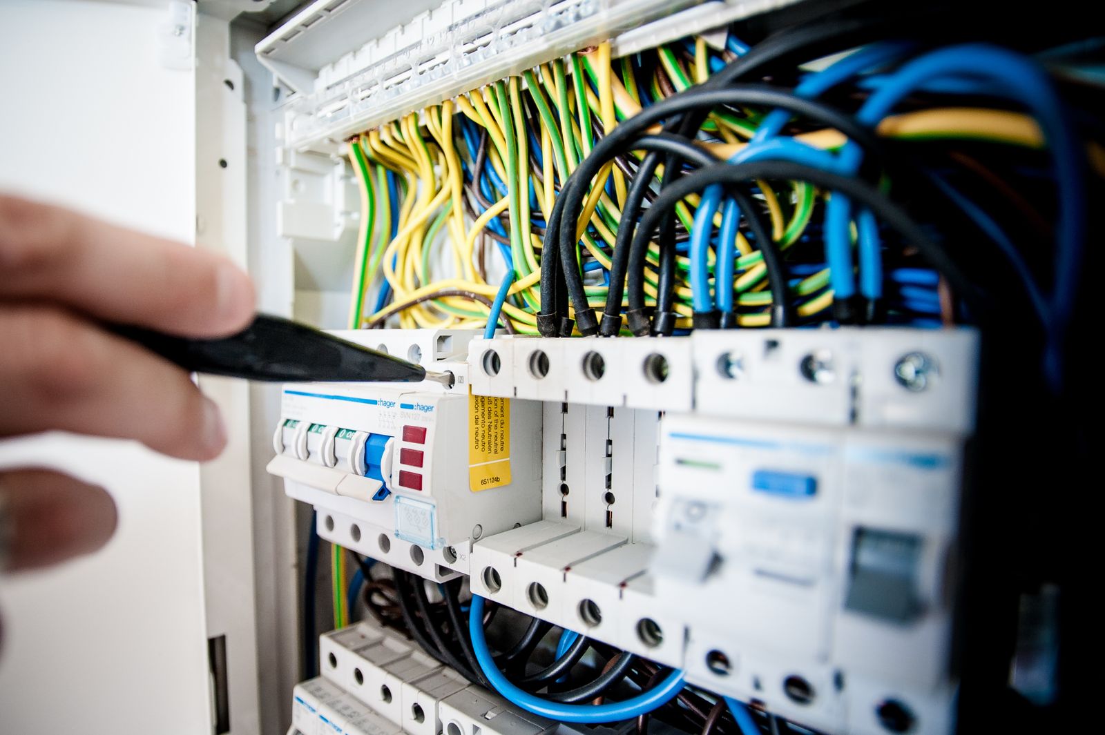 Illustrationsfoto med relation til teknisk service og elektronik